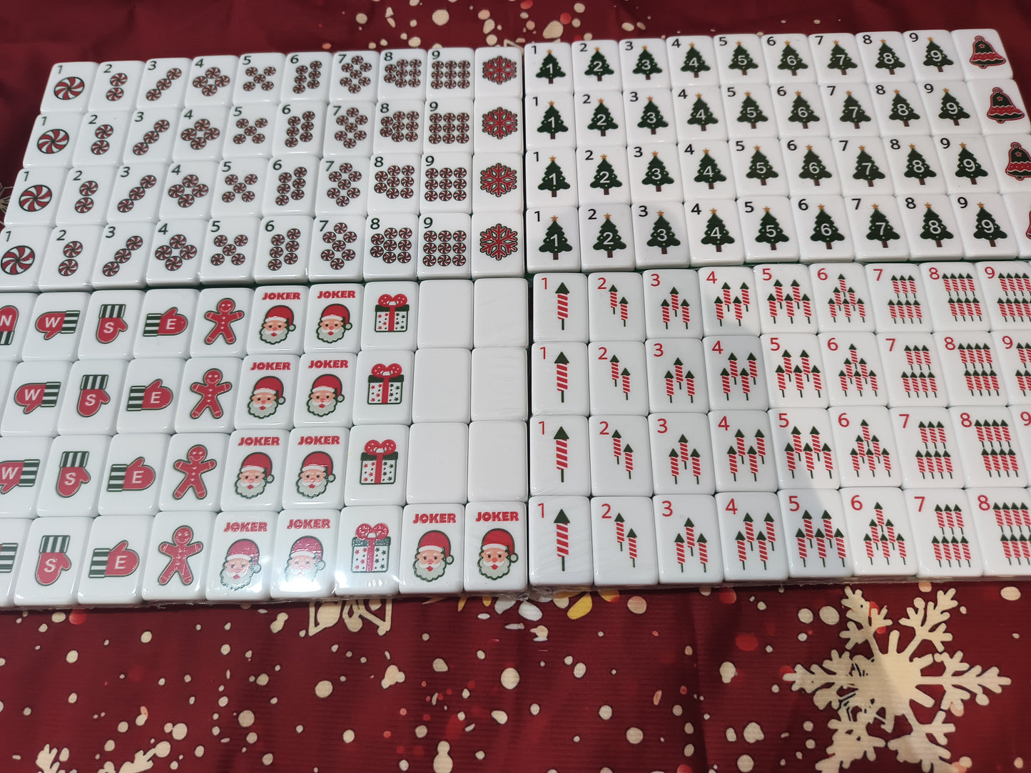 Christmas American Mahjong Set - Christmas tree number tiles 1-9 close up