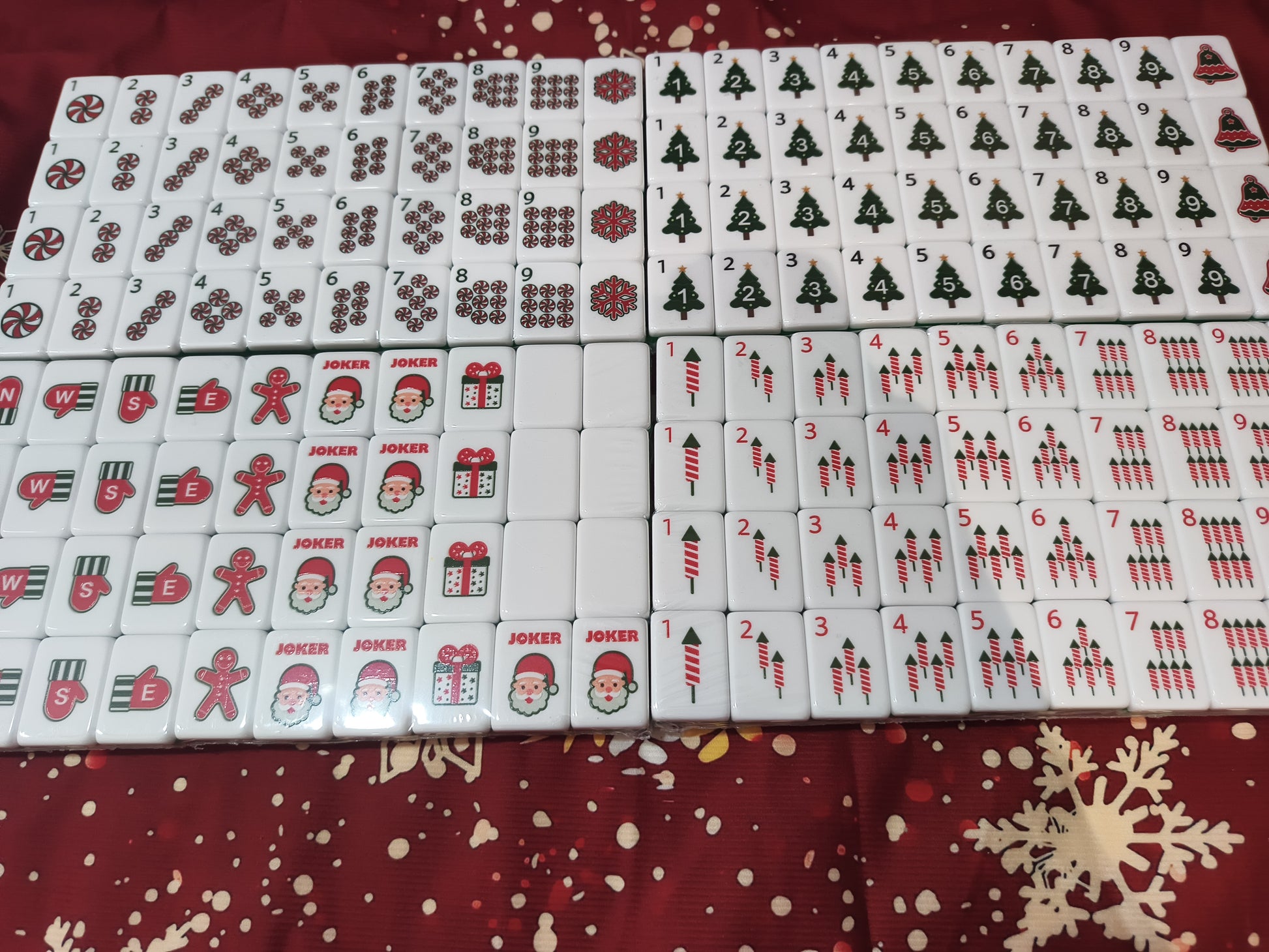 Christmas American Mahjong Set - Christmas tree number tiles 1-9 close up