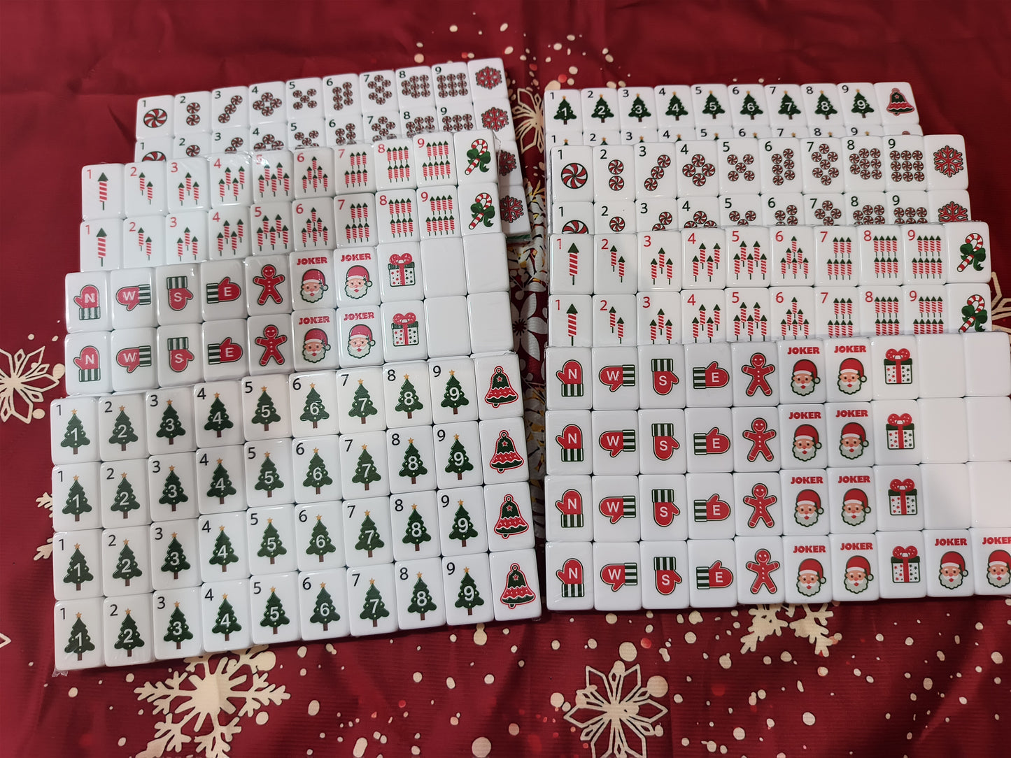 Christmas American Mahjong Set - wind and joker tiles with Santa and holiday icons