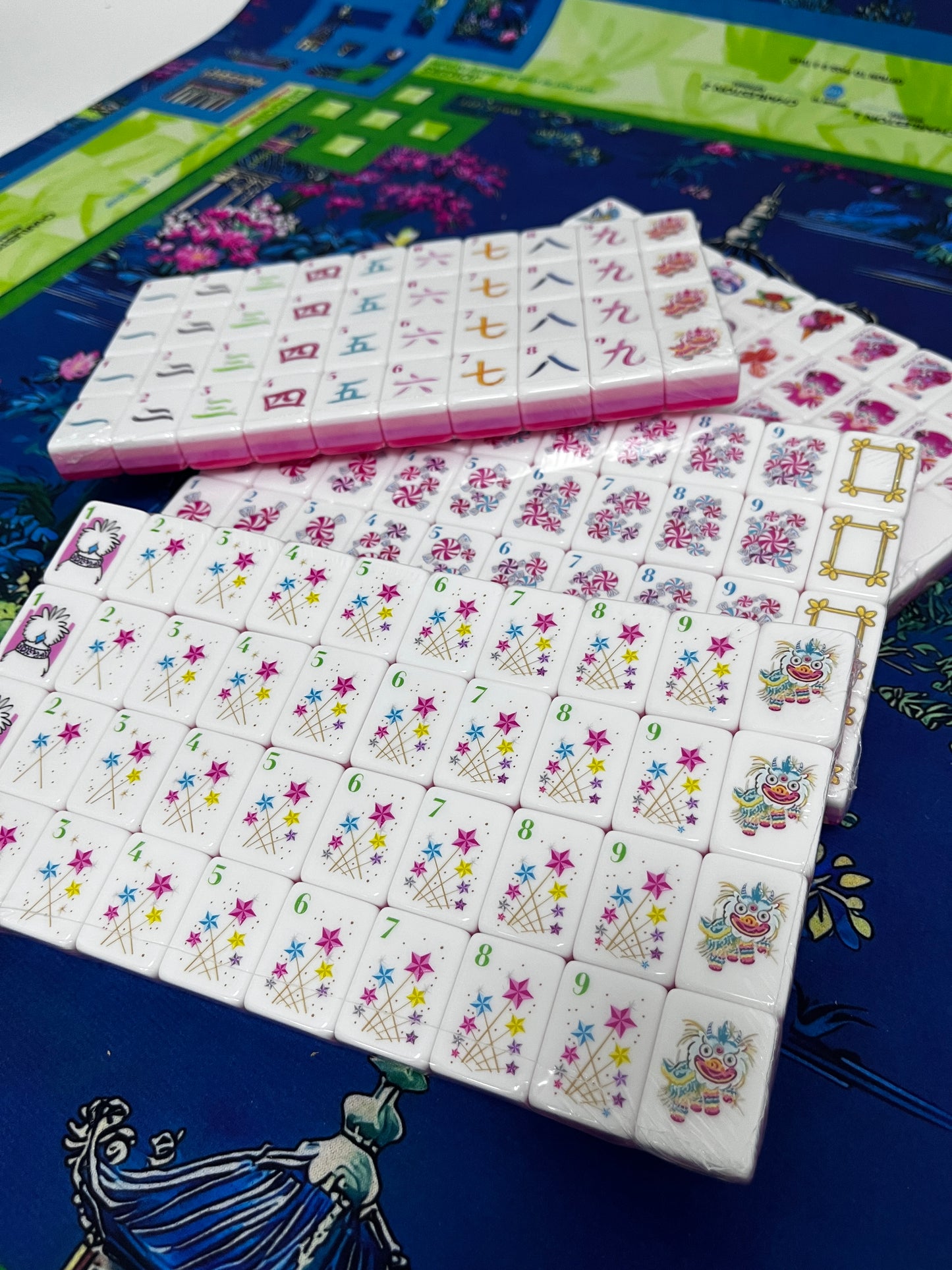 Pink Gradient American Mahjong Set 160 Tiles | Candy Cute Design Portable US Mah Jongg Game for Ladies Party Home Game Night